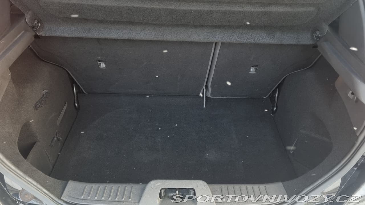 2015 Ford Fiesta - 40