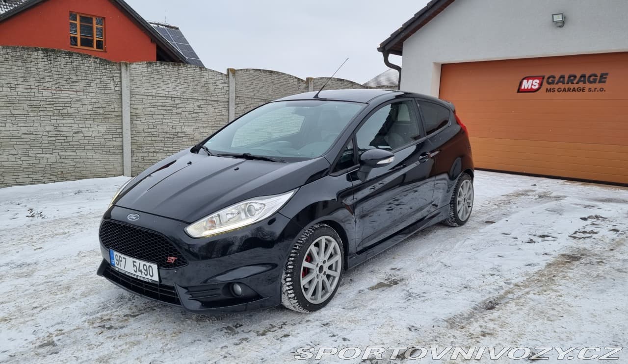2015 Ford Fiesta - 19