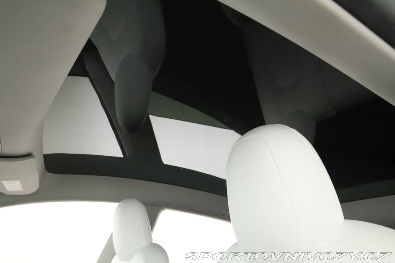 2021 Tesla Model Y - 34