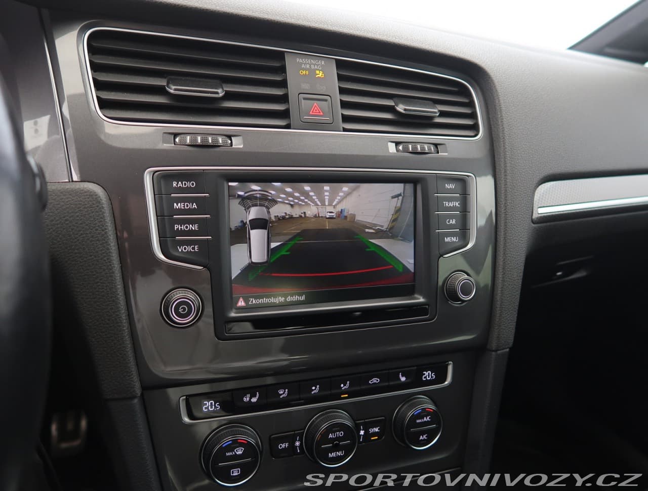 2015 Volkswagen Golf - 17