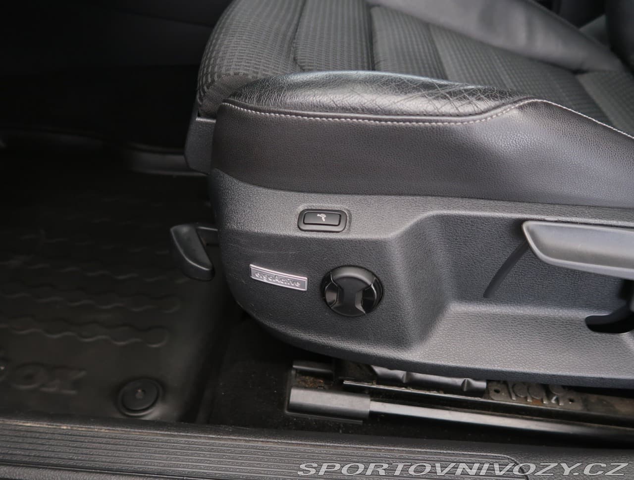 2015 Volkswagen Golf - 19