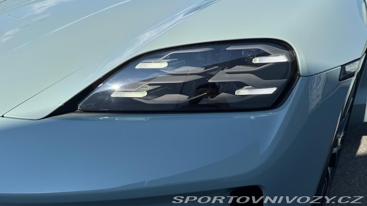 2025 Porsche Taycan - 37