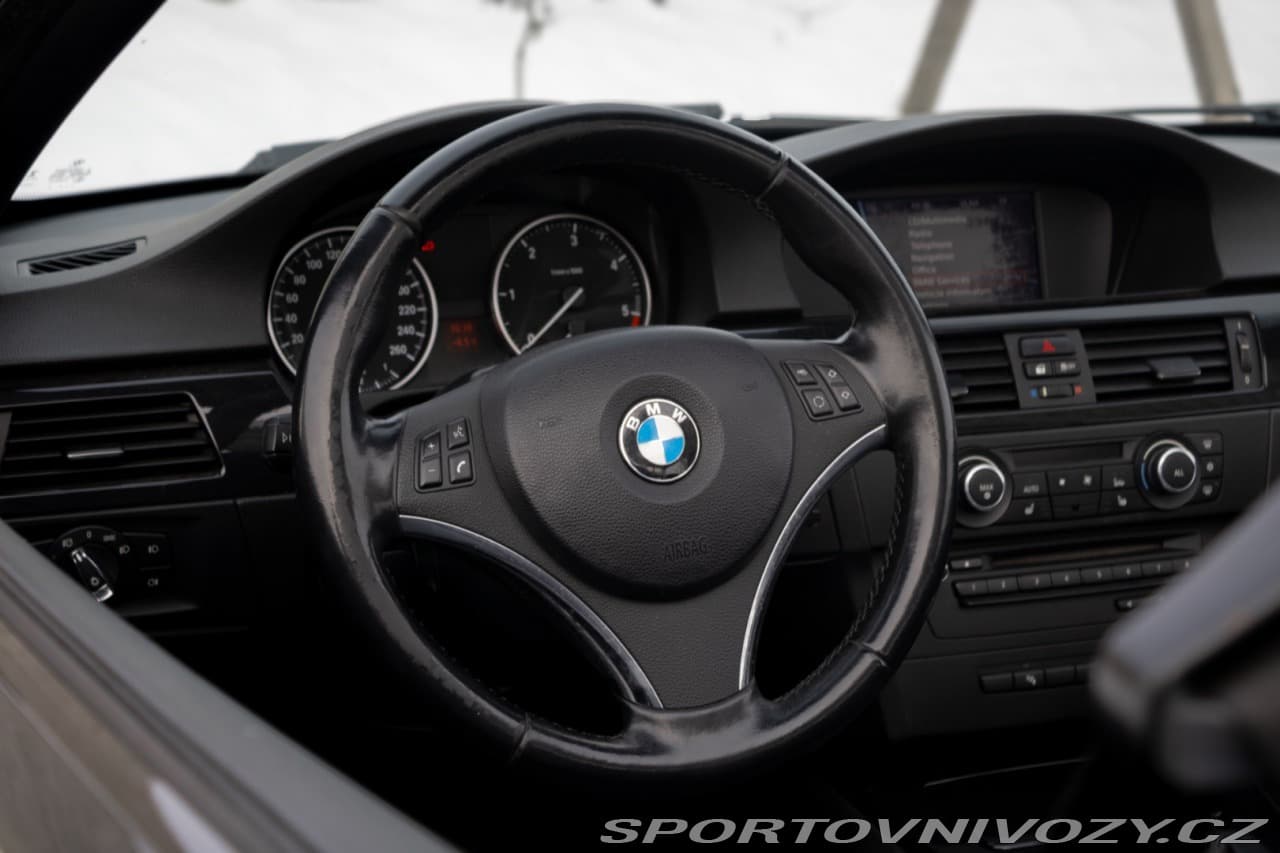 2011 BMW 3-Series - 15