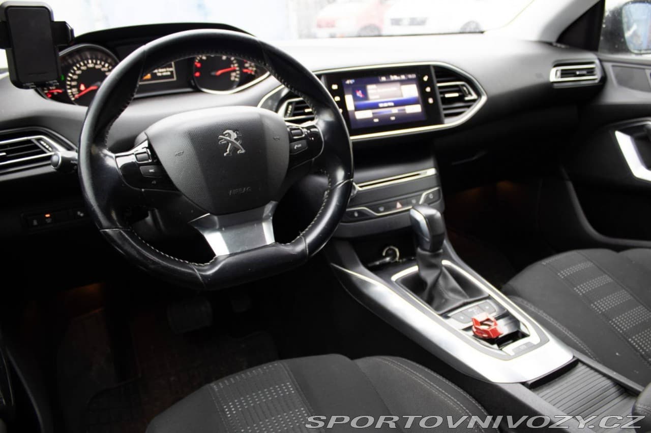 2017 Peugeot 308 - 13