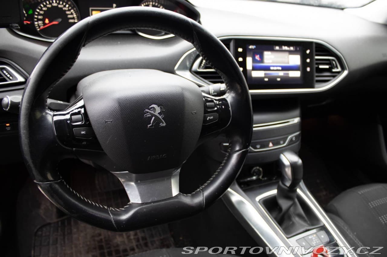 2017 Peugeot 308 - 15