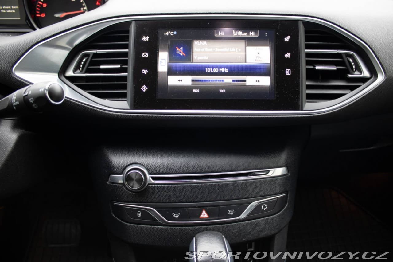 2017 Peugeot 308 - 16