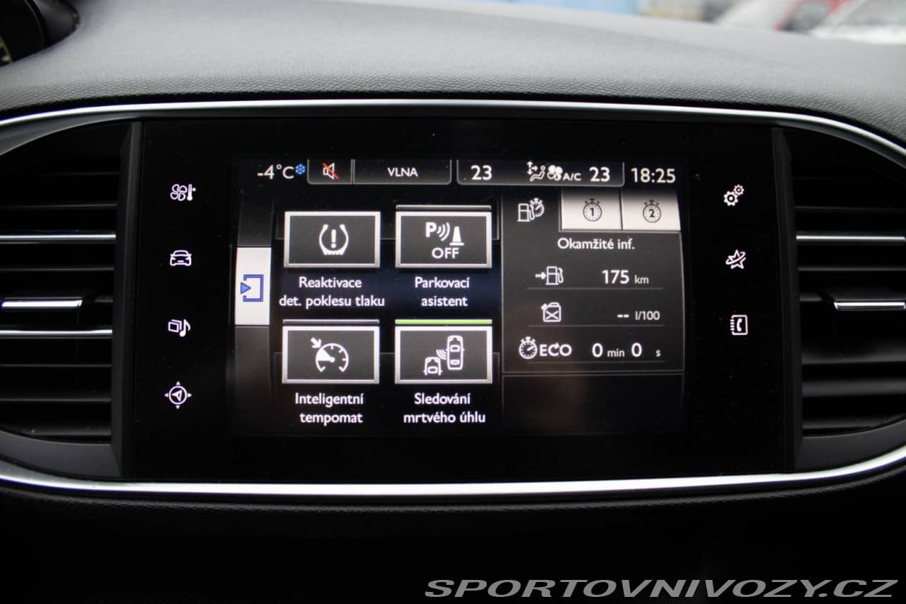 2017 Peugeot 308 - 19