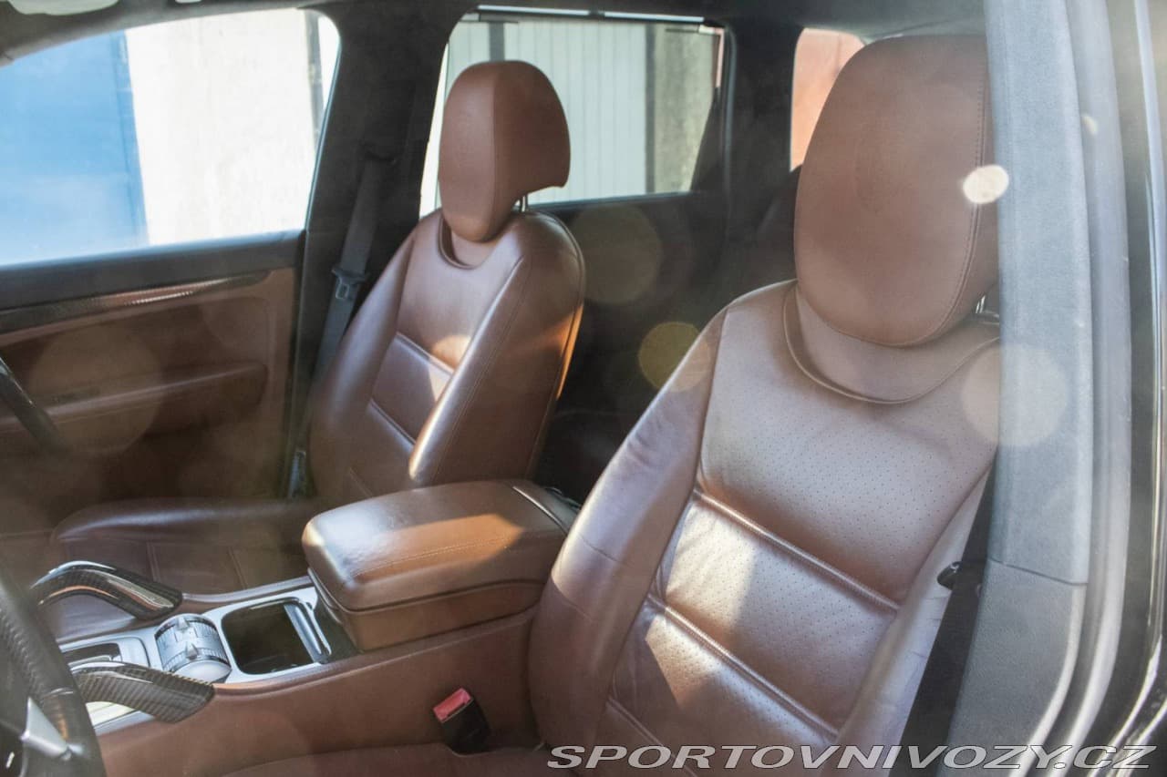 2009 Porsche CAYENNE - 19
