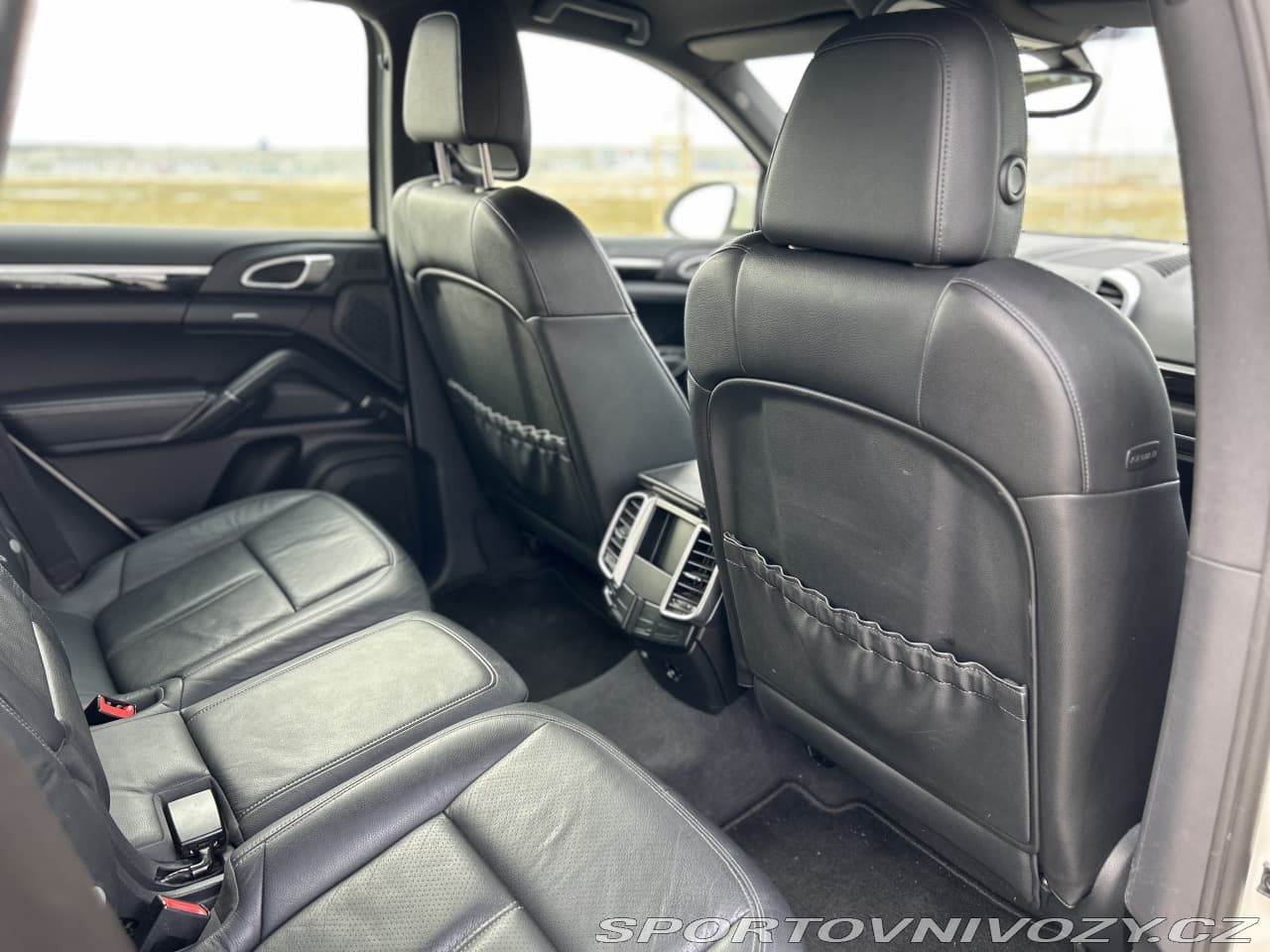 2011 Porsche Cayenne - 16