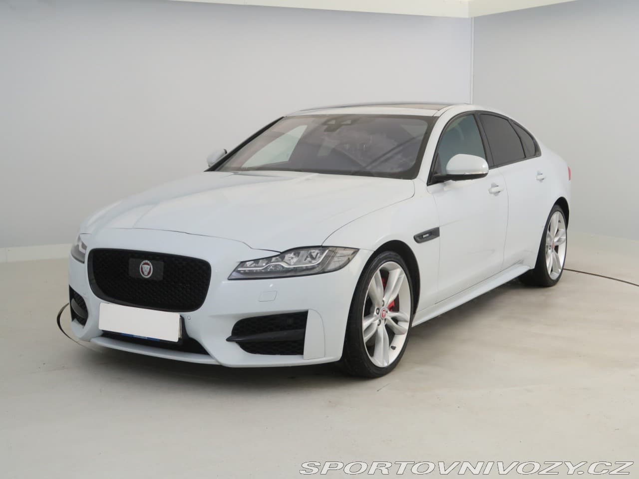 2017 Jaguar Xf - 2