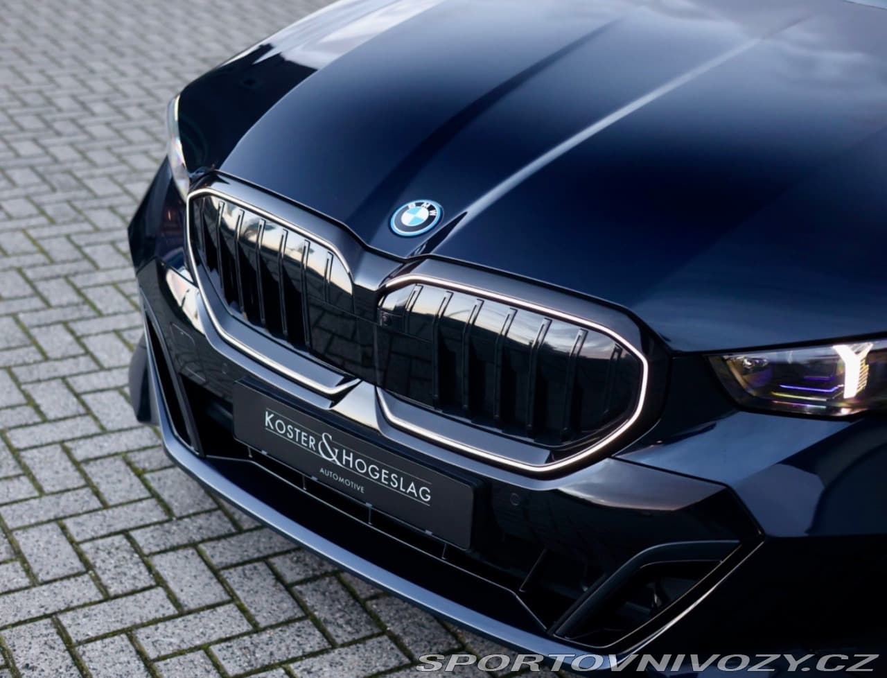 2025 BMW 5-Series - 13