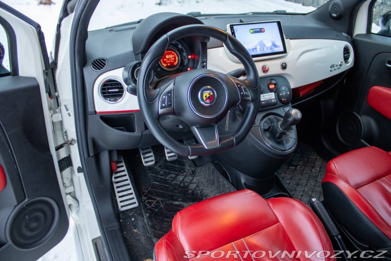 2012 Abarth 500 - 11