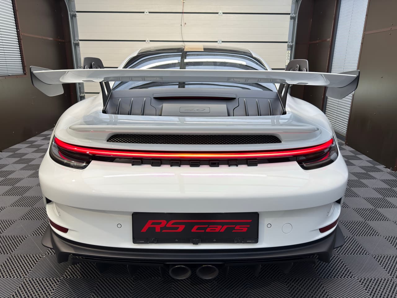 2022 Porsche 911 - 4
