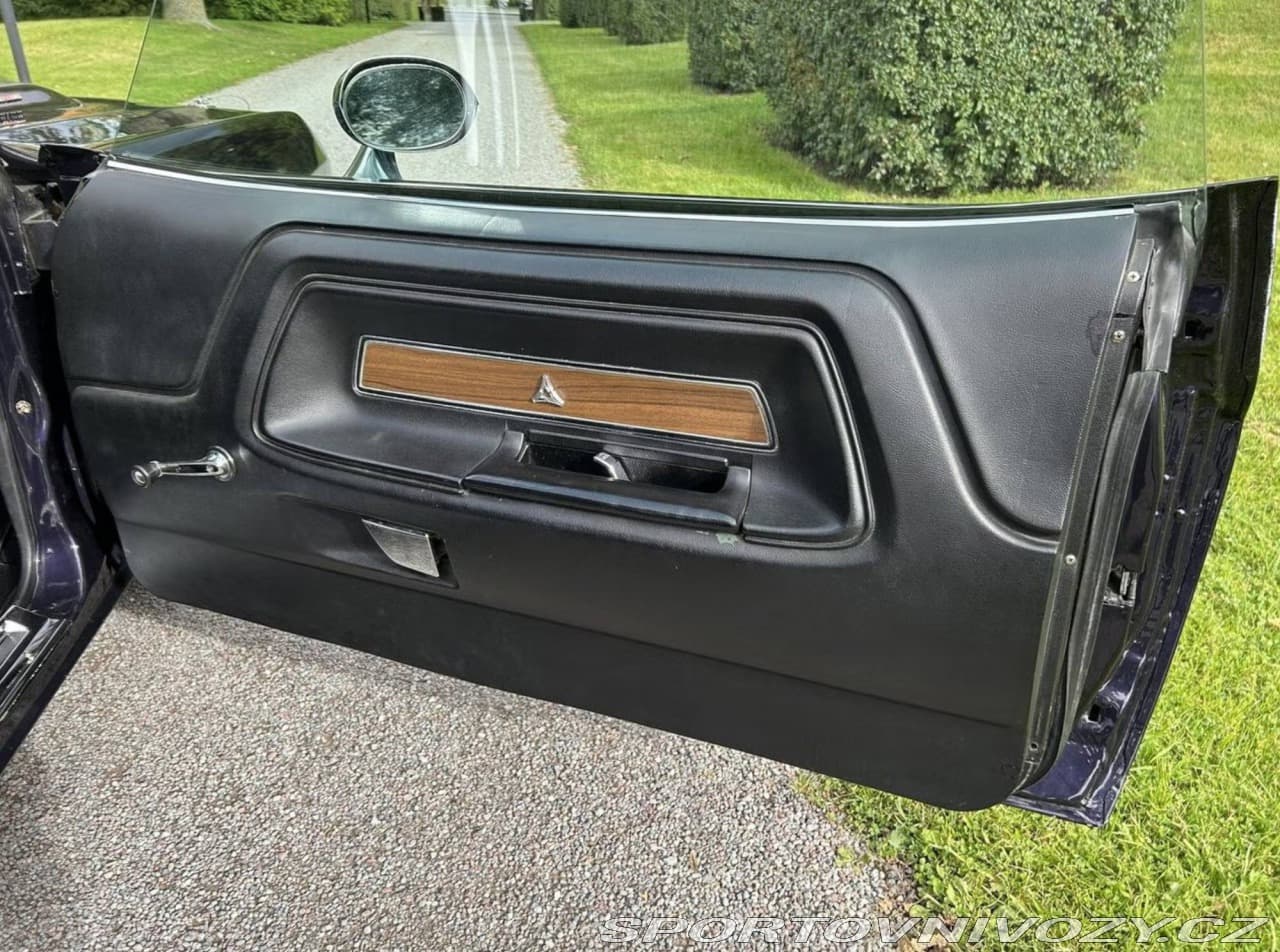 1970 Dodge Challenger - 13