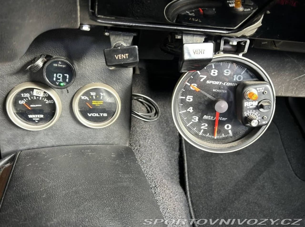 1970 Dodge Challenger - 18