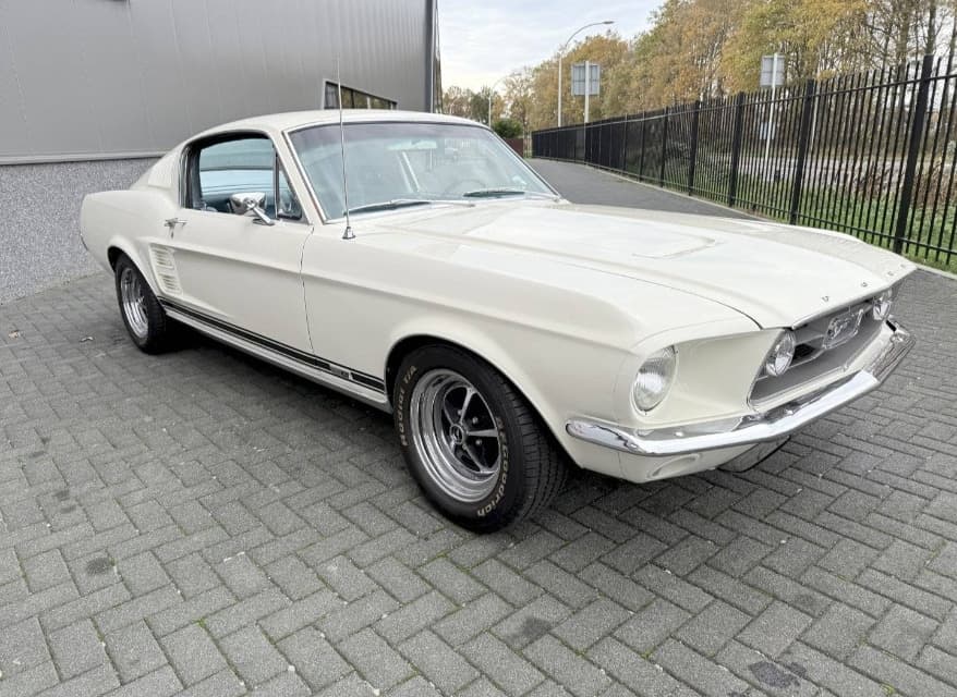 Ford Mustang Fastback S-Code