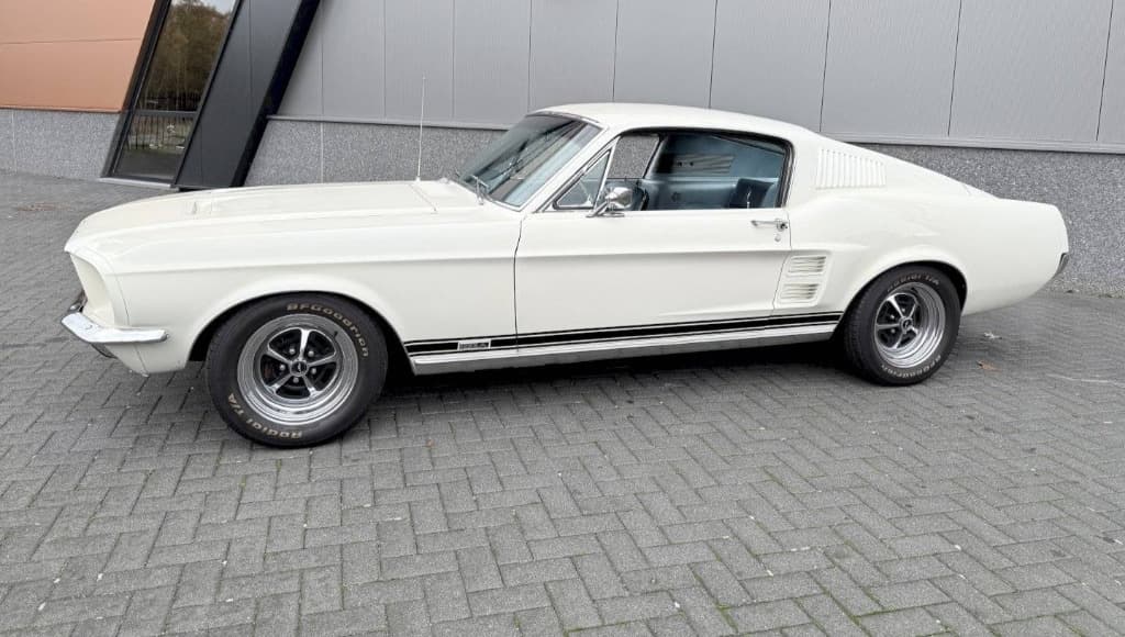 1967 Ford Mustang - 10