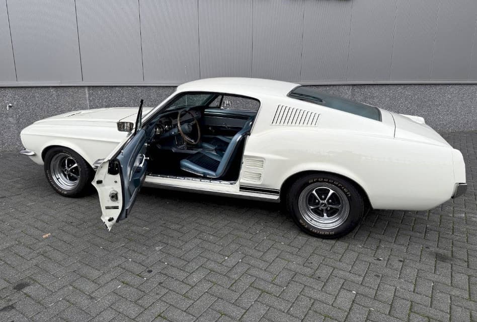1967 Ford Mustang - 8