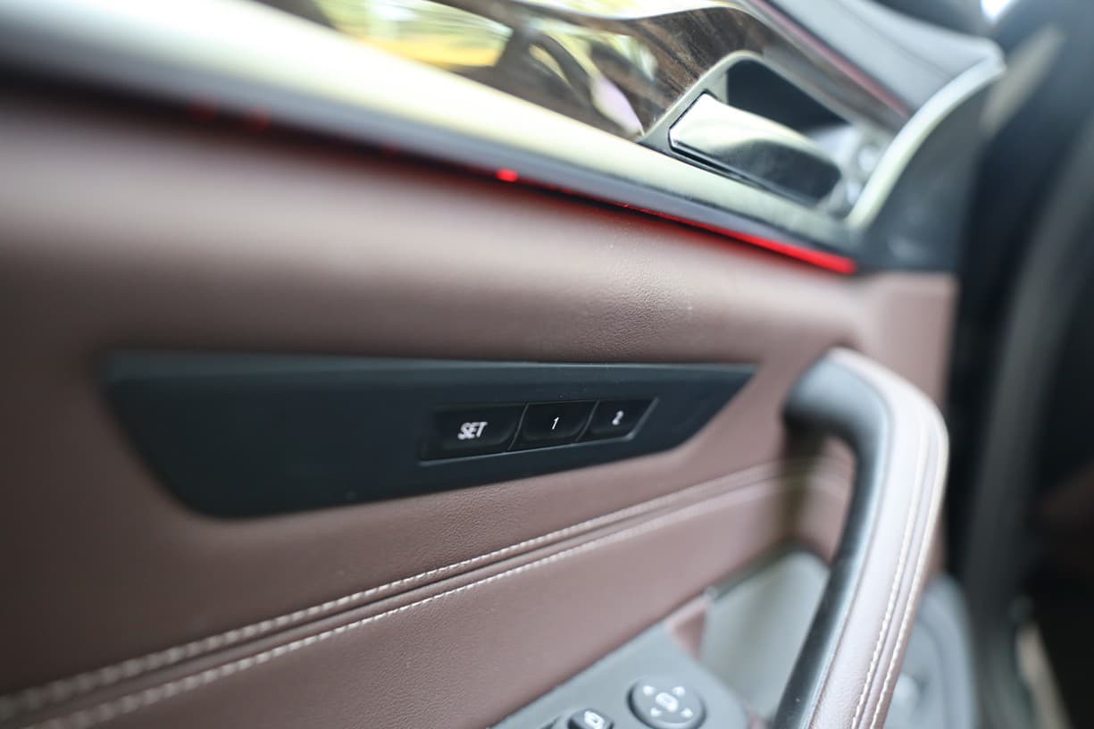 2020 BMW 5-Series - 5