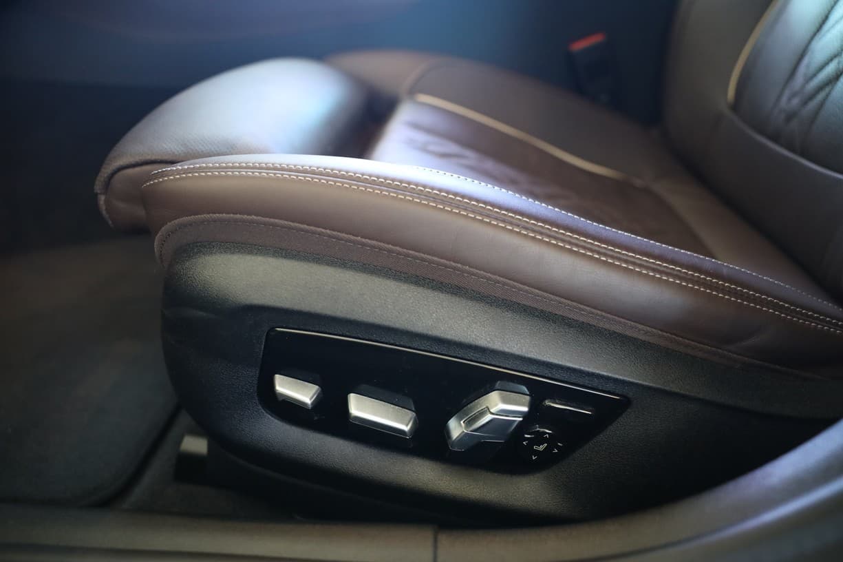 2020 BMW 5-Series - 8