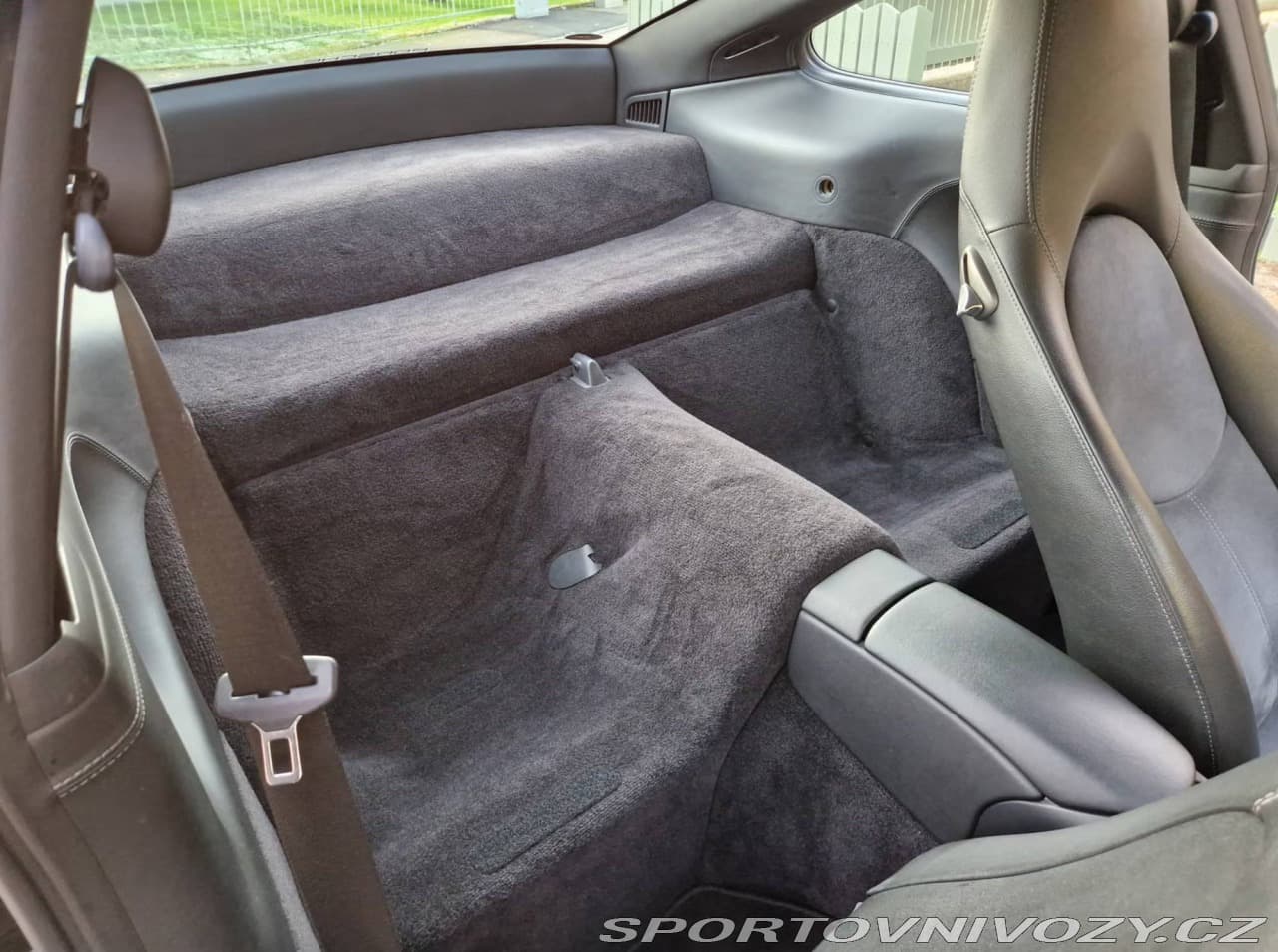 2002 Porsche 911 - 10