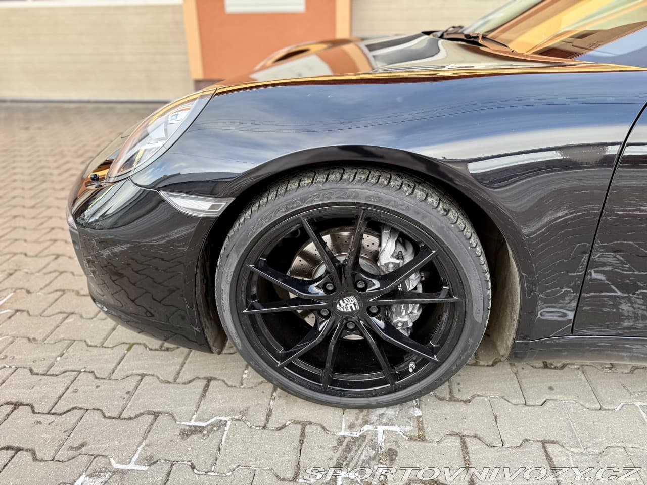 2018 Porsche 911 - 11