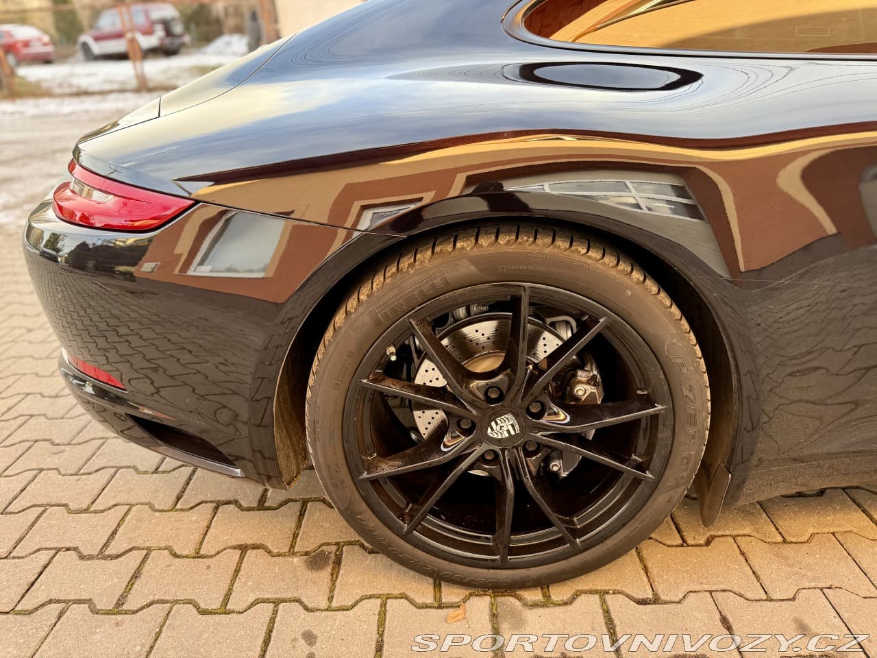 2018 Porsche 911 - 13