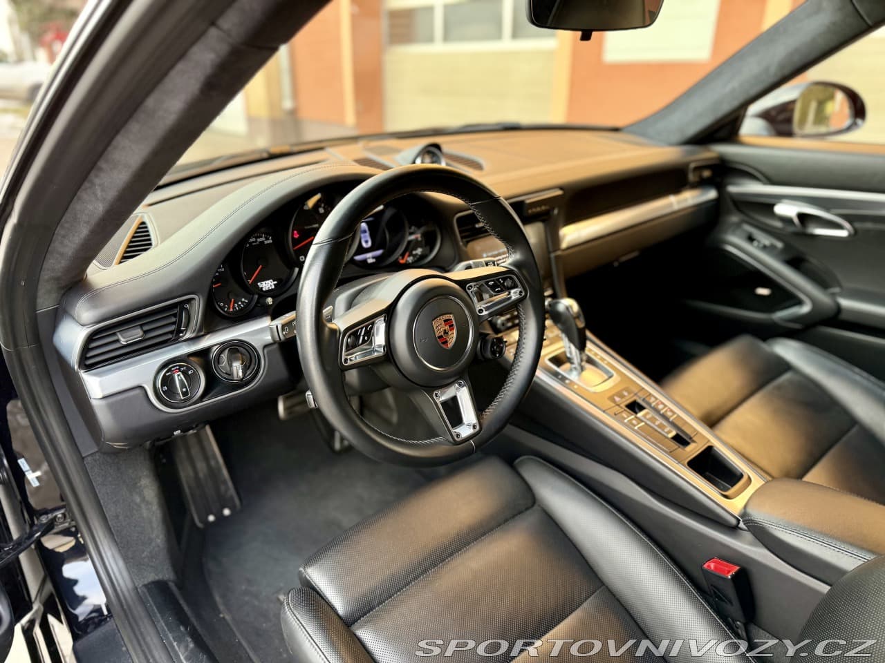 2018 Porsche 911 - 18