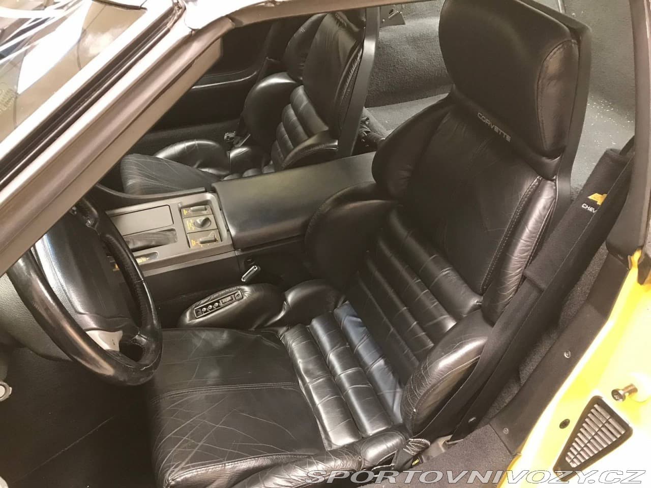 1991 Chevrolet CORVETTE - 9