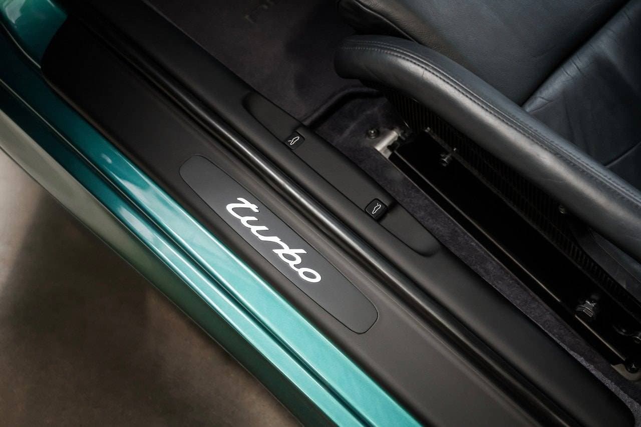 2003 Porsche 911 - 17