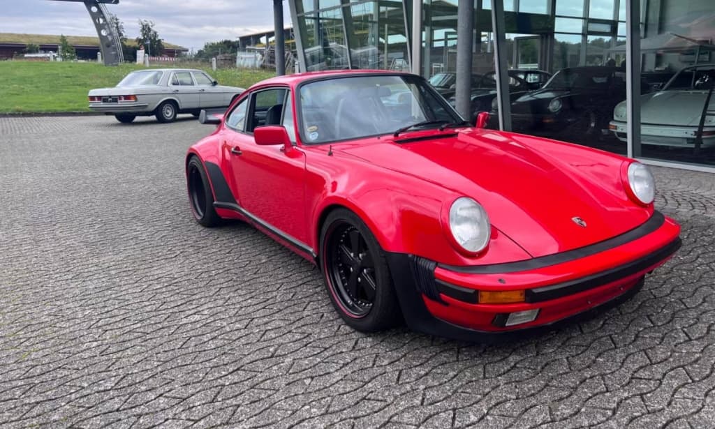1984 Porsche 911 - 2