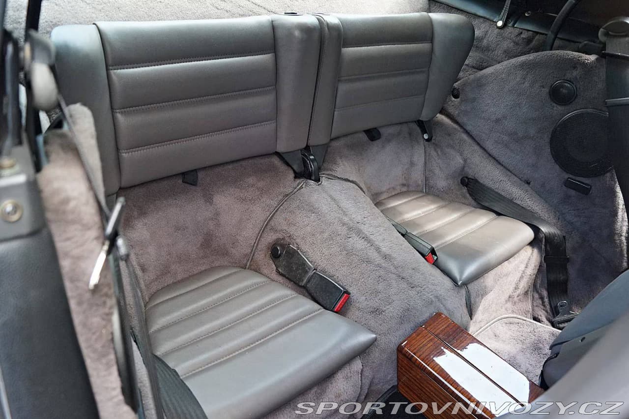 1986 Porsche 911 - 12