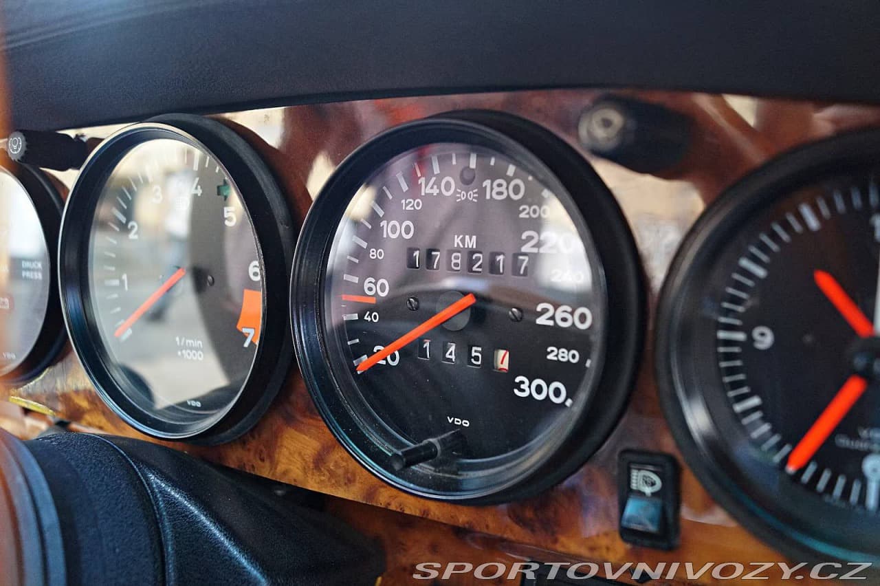 1986 Porsche 911 - 16
