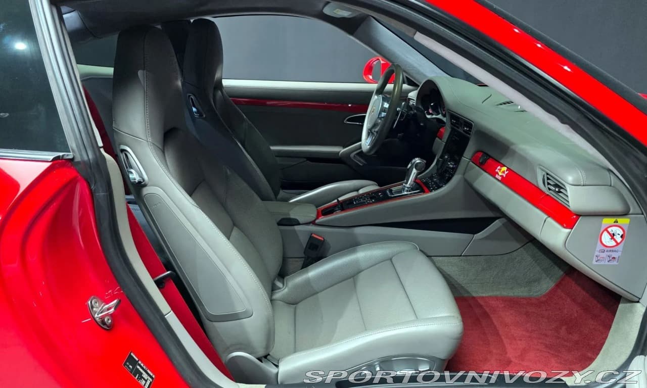 2013 Porsche 911 - 11