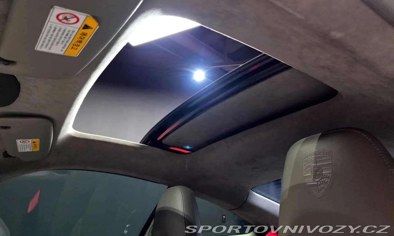 2013 Porsche 911 - 18