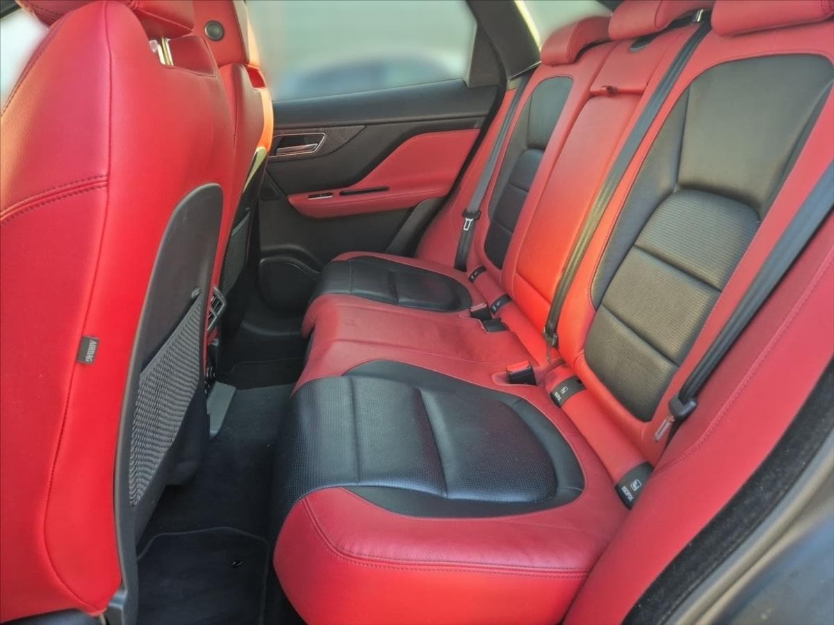 2020 Jaguar F-Pace - 31