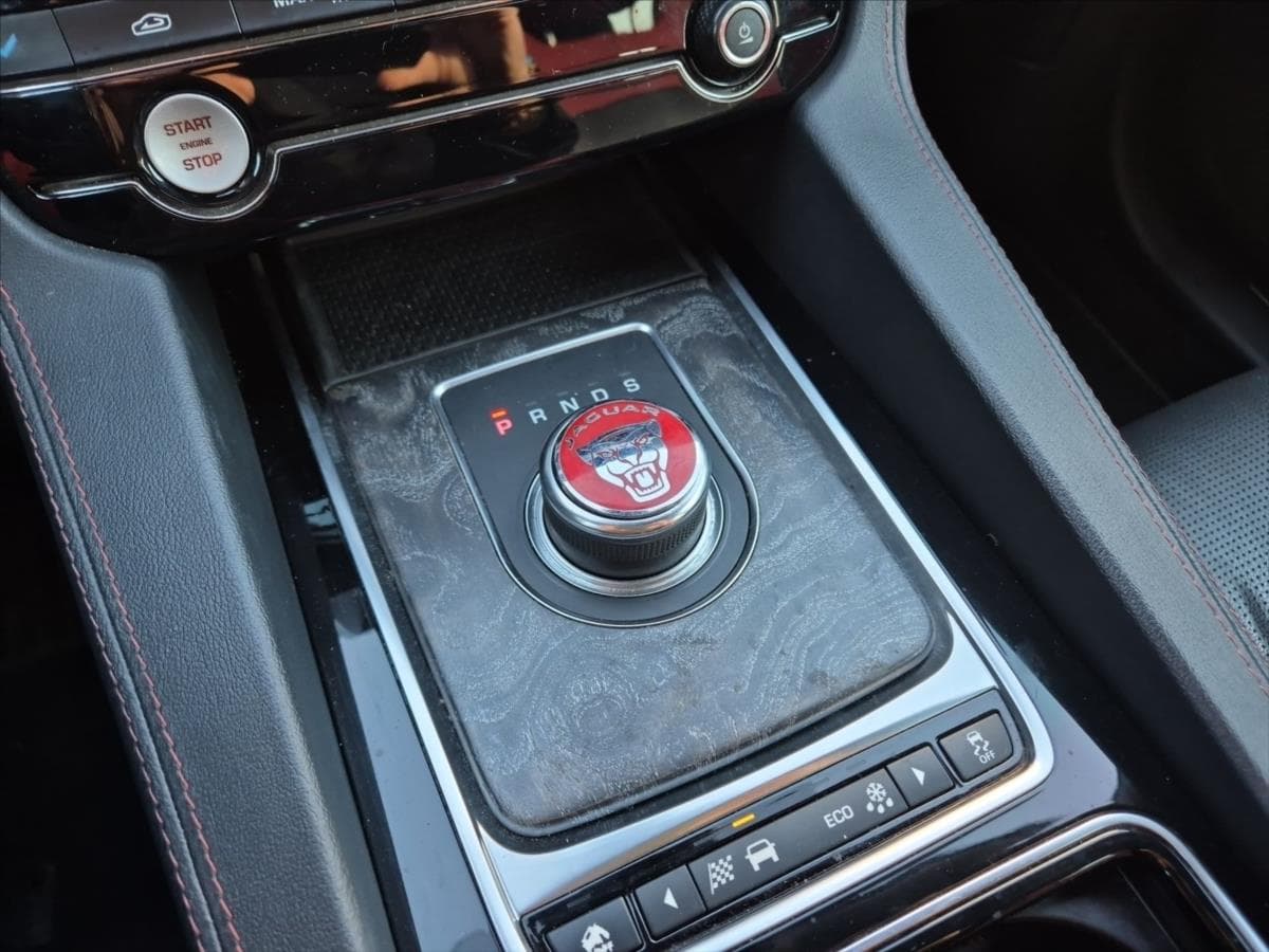 2020 Jaguar F-Pace - 52