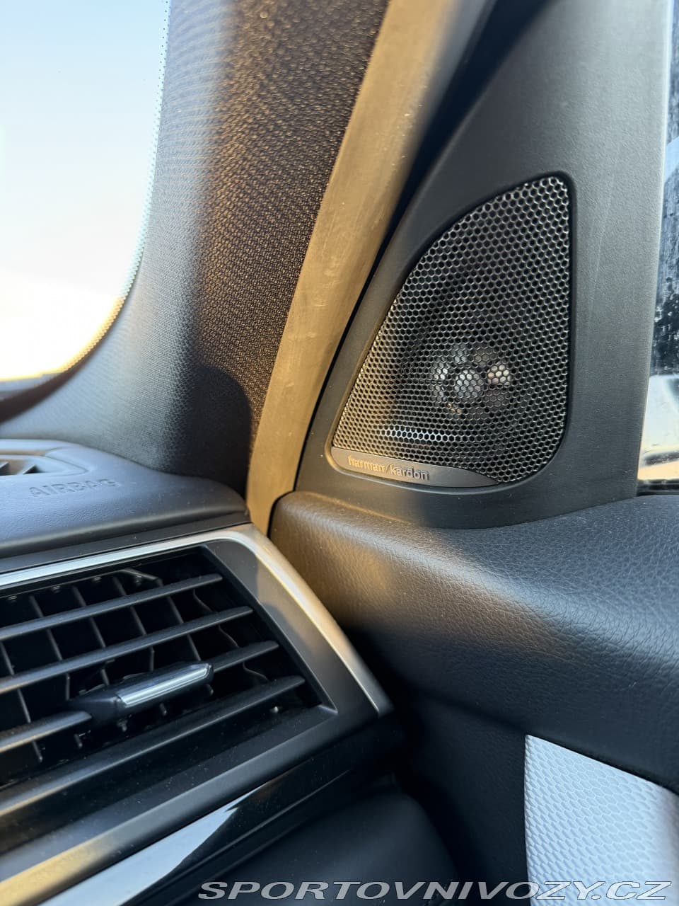 2017 BMW 3-Series - 8