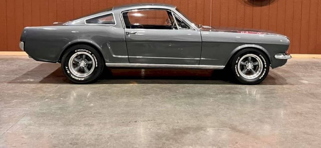 1966 Ford Mustang - 3