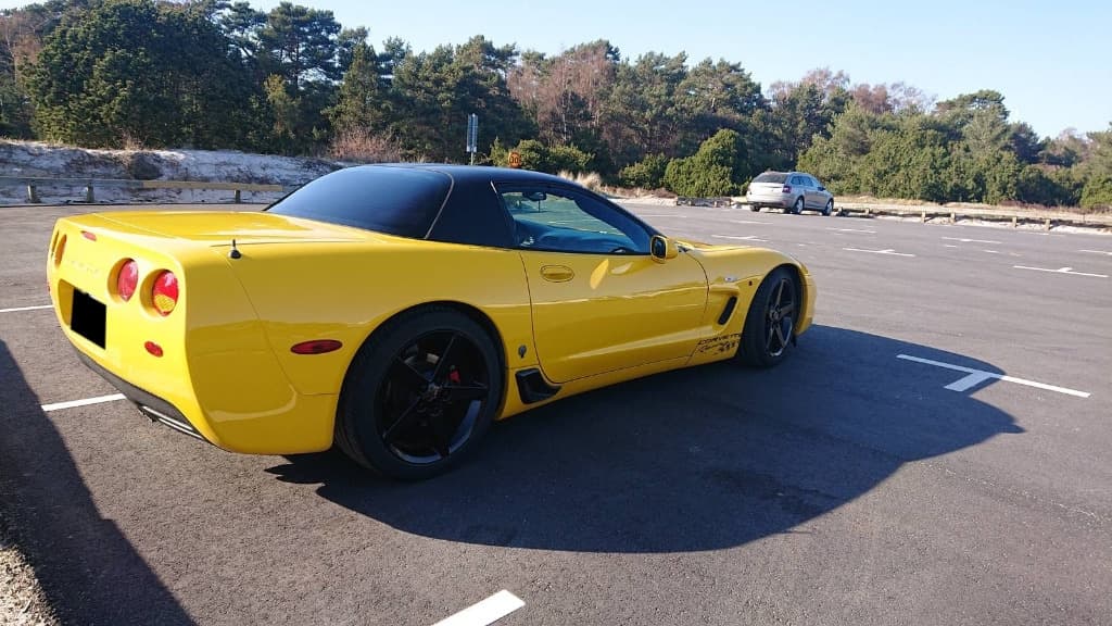 2004 Chevrolet Corvette - 3