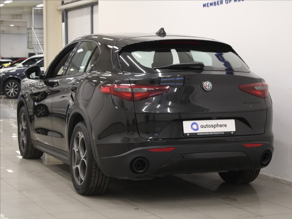 2021 Alfa Romeo Stelvio - 3