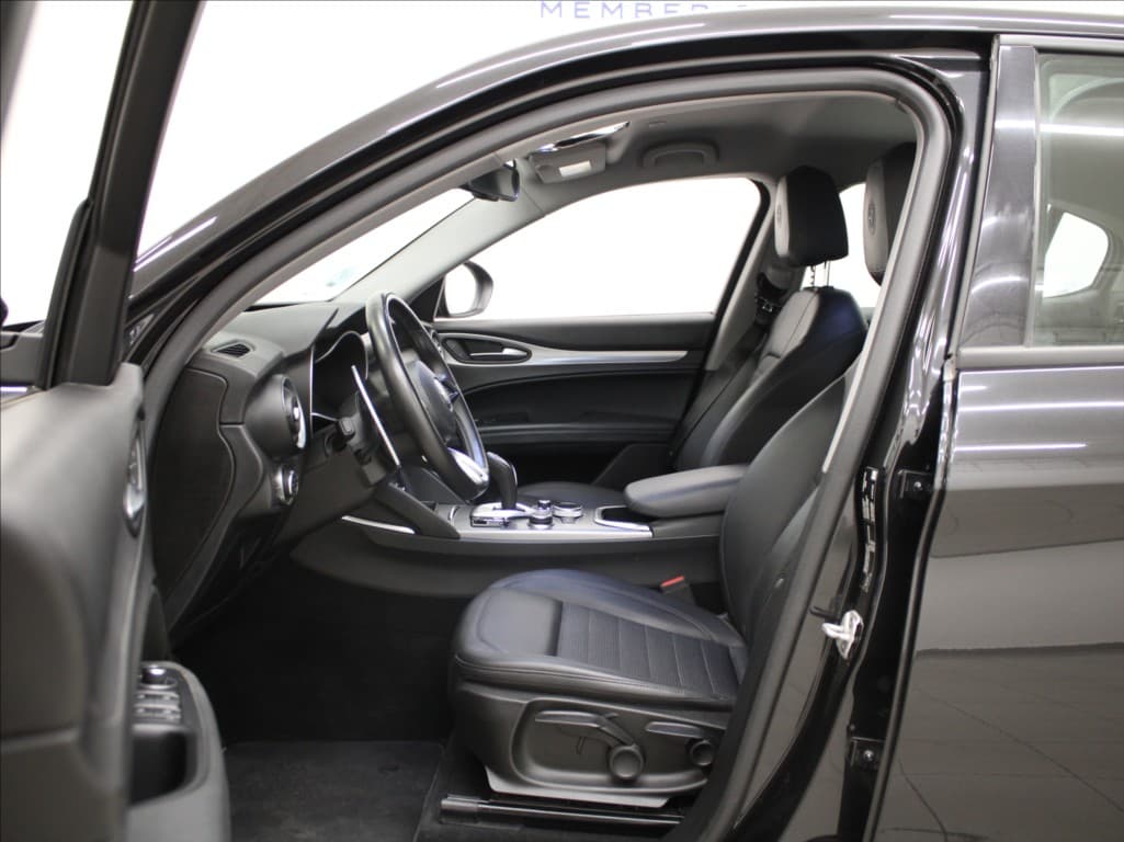 2021 Alfa Romeo Stelvio - 6