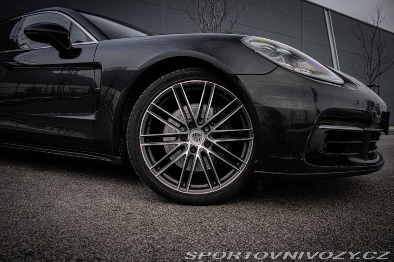 2016 Porsche Panamera - 14