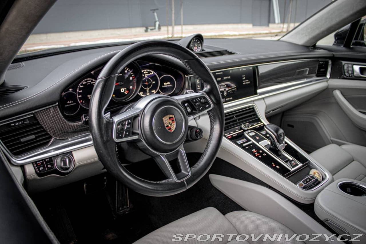 2016 Porsche Panamera - 19