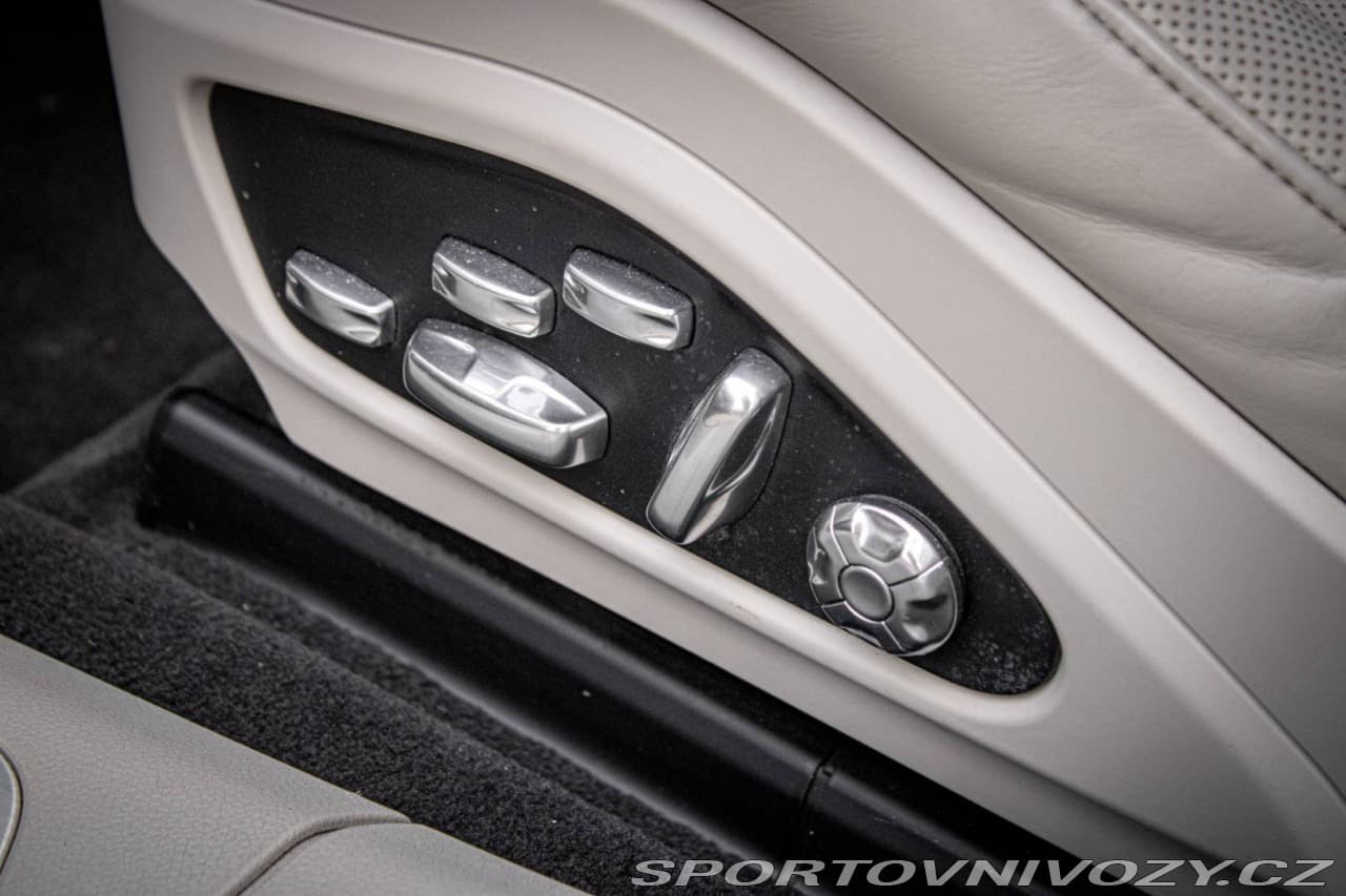 2016 Porsche Panamera - 20