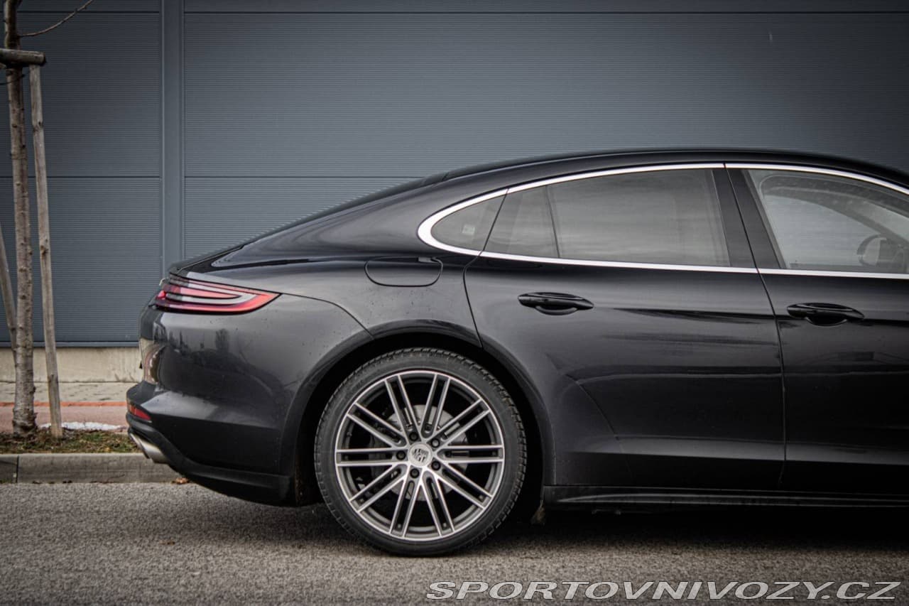 2016 Porsche Panamera - 5