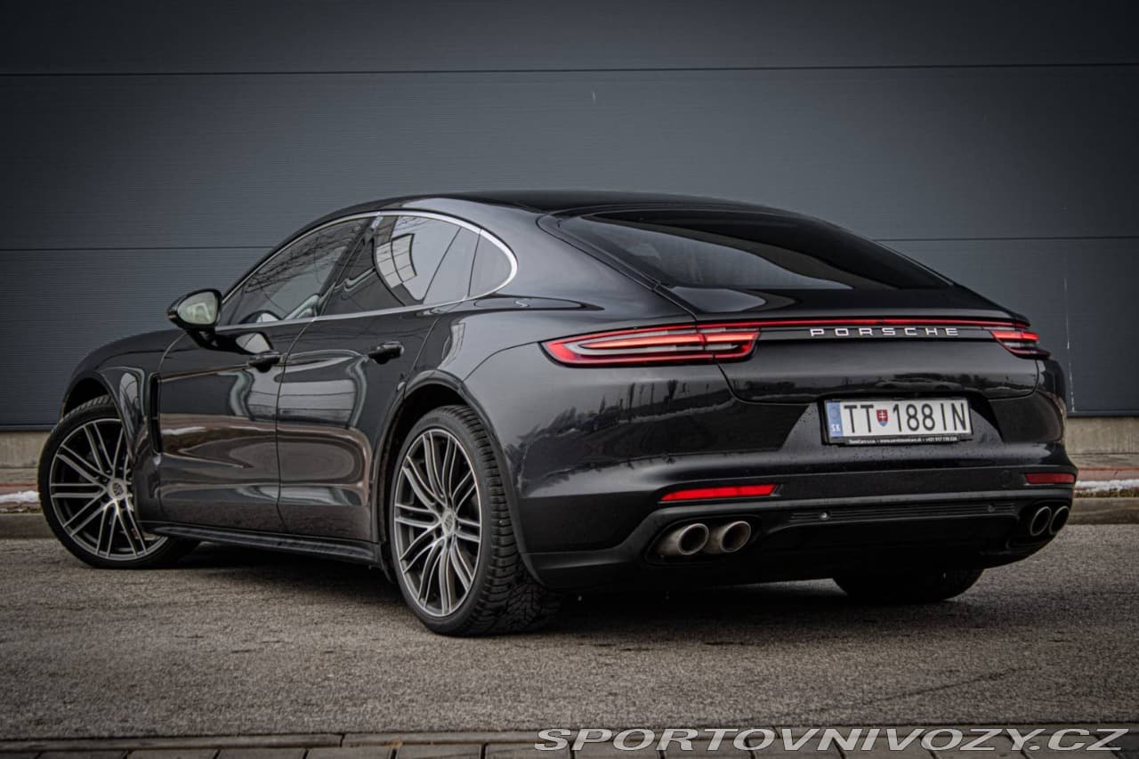 2016 Porsche Panamera - 9