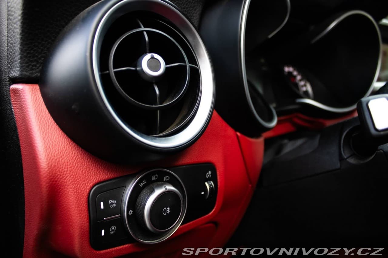 2017 Alfa Romeo Stelvio - 14