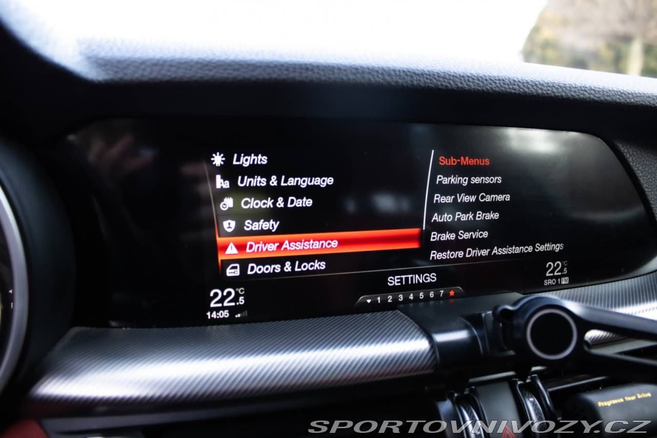 2017 Alfa Romeo Stelvio - 18