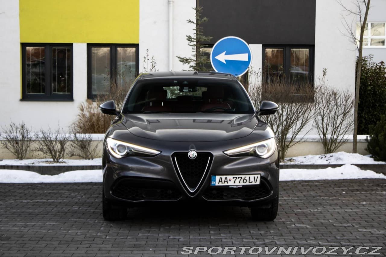 2017 Alfa Romeo Stelvio - 7